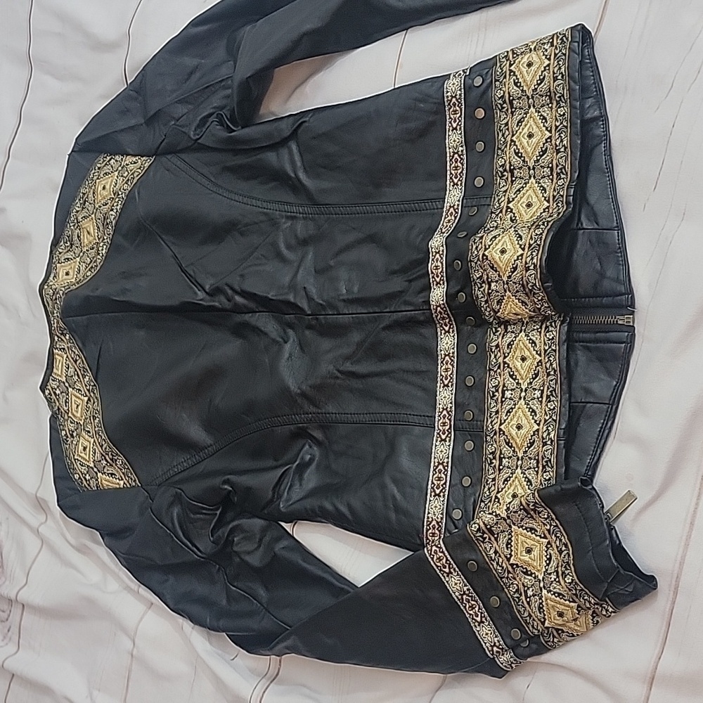 Buckle Black Fitted Faux Leather Brass Accent Embroidered Jacket size Small - Picture 6 of 9